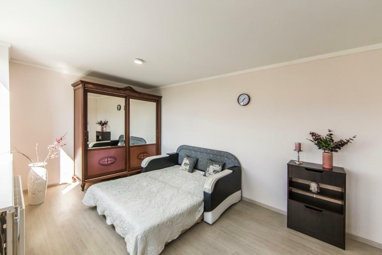 Super View, Luxury Apartment Near Chernihiv Metro. Kiev Extérieur photo