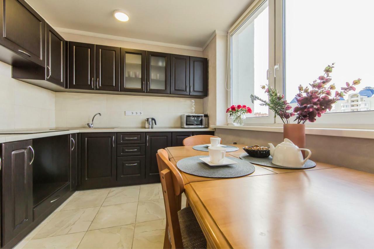 Super View, Luxury Apartment Near Chernihiv Metro. Kiev Extérieur photo