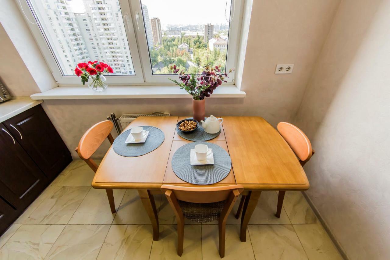 Super View, Luxury Apartment Near Chernihiv Metro. Kiev Extérieur photo