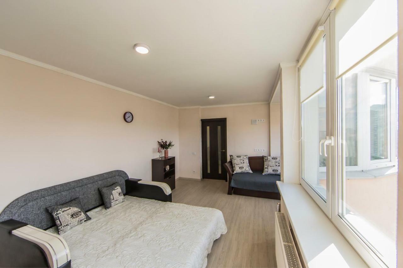 Super View, Luxury Apartment Near Chernihiv Metro. Kiev Extérieur photo
