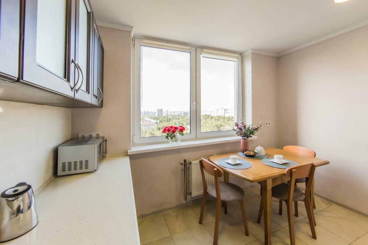 Super View, Luxury Apartment Near Chernihiv Metro. Kiev Extérieur photo